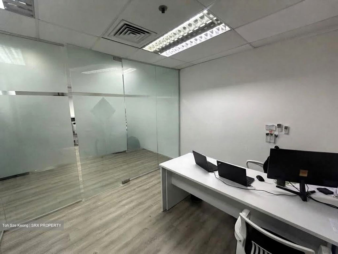 International Plaza (D2), Office #621497491